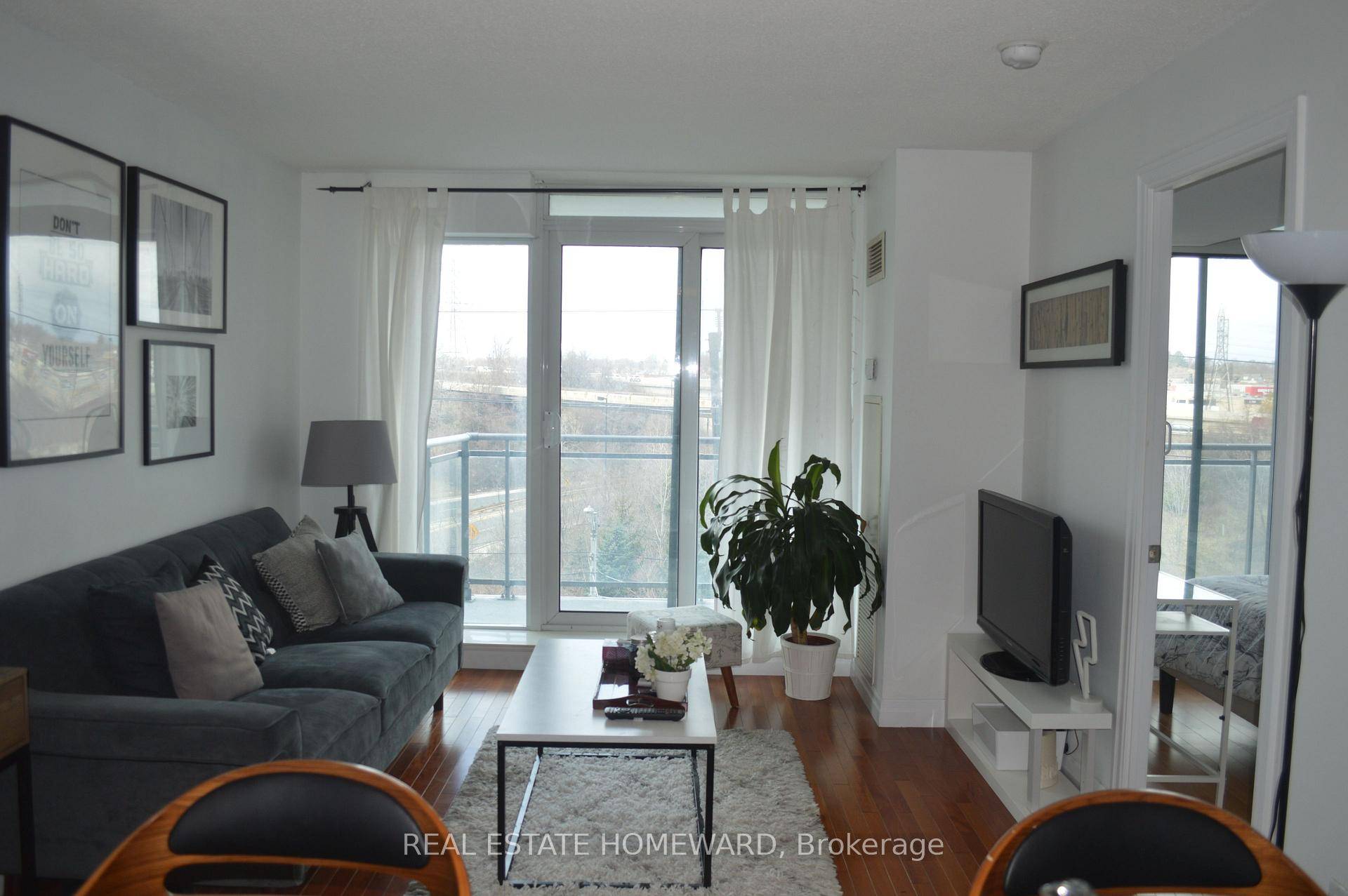 Welcome To This Beautiful And Bright Living Space !