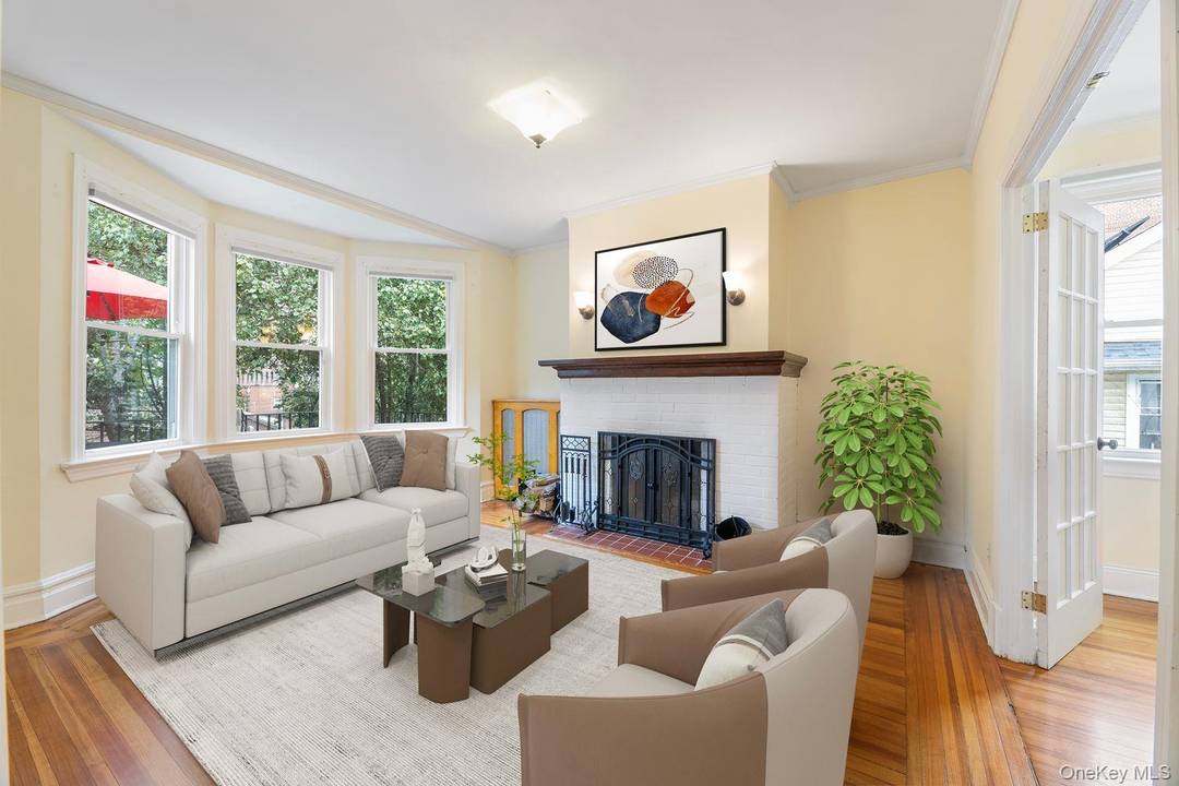 Welcome to this beautiful and rarely available 3 bedroom, 1.