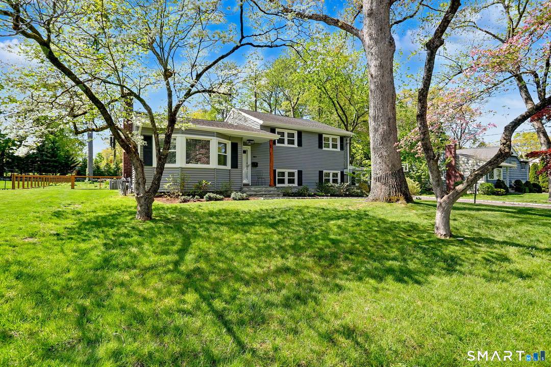 Pepper Ridge is one of those Stamford neighborhoods buyers wait for quiet streets, great commuting options, and a true neighborhood feel.