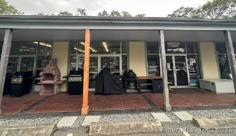 Great location, all glass storefront, high traffic area, desirable area