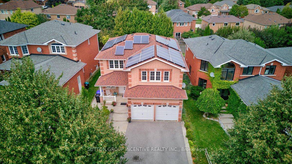 Welcome to this beautifully maintained detached home featuring 4 spacious bedrooms, 2.