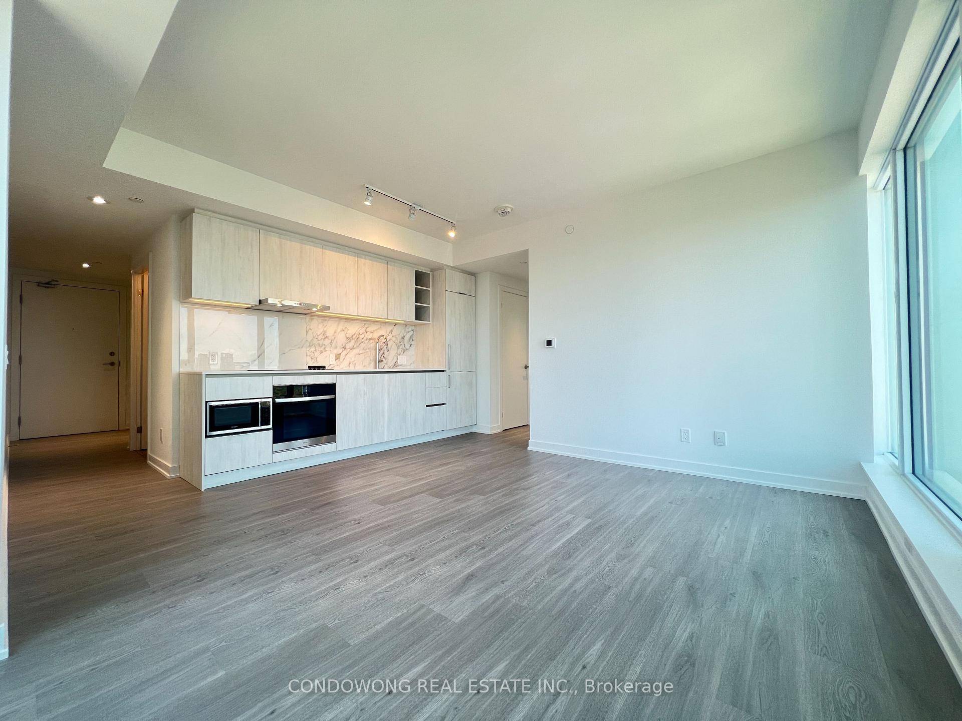 Brand New, 3 Bedrooms, 2 Full Bathrooms, Corner Unit with Floor to Ceiling Windows Luxury condo at 8 Wellesley West, a lifestyle directly on Yonge Street and close to everything ...