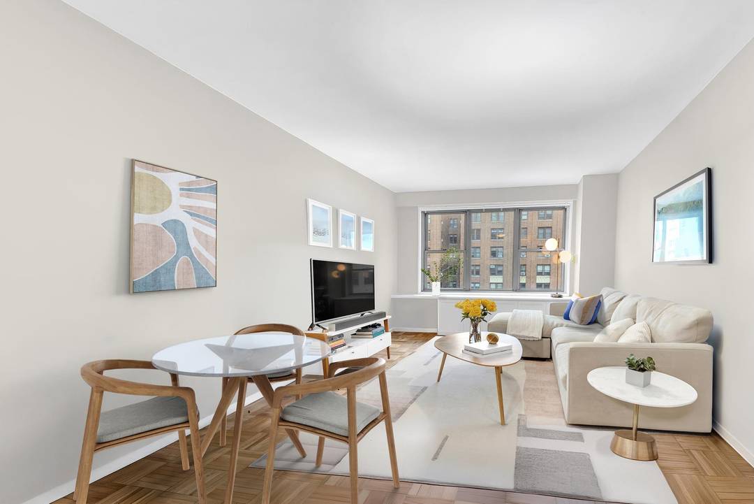 Living at 72nd Street and Central Park West is no longer just a dream, for this beautifully renovated one bedroom is ready to welcome you home.