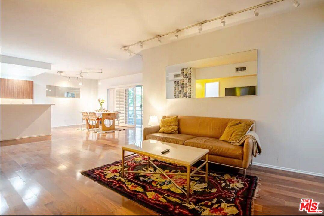 1131 Alta Loma Rd 1.0 Sunset Strip LA