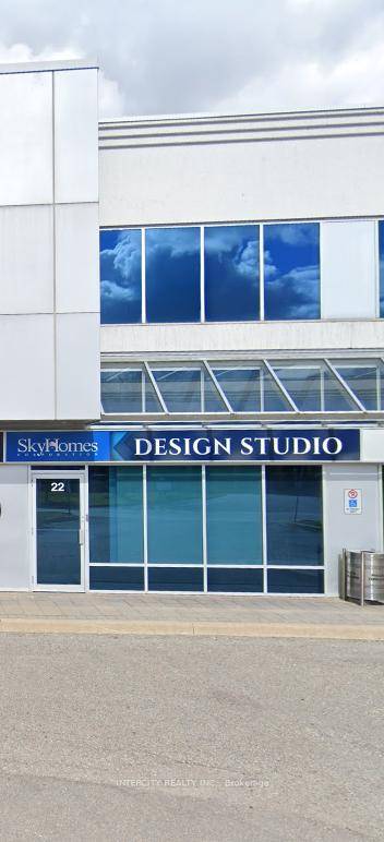 PRICE TO SELL ! Rare Commercial Vacant Unit In Pine Valley Business Park.