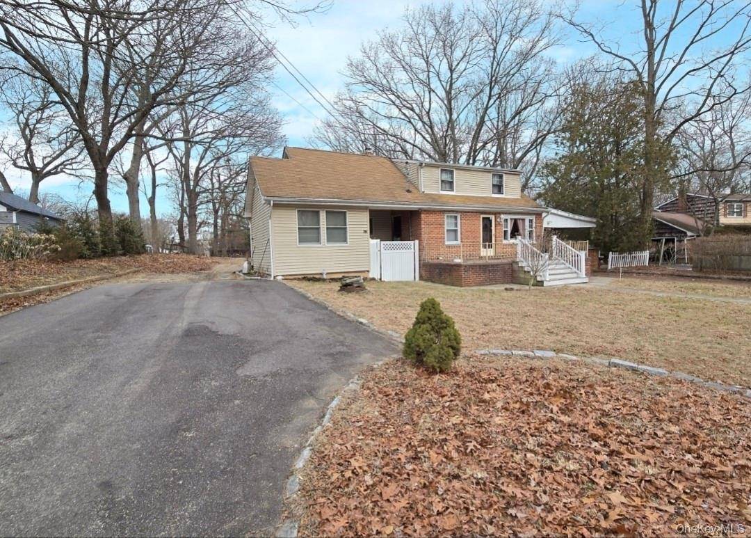 Welcome to Smithtowns jewel in the rough.