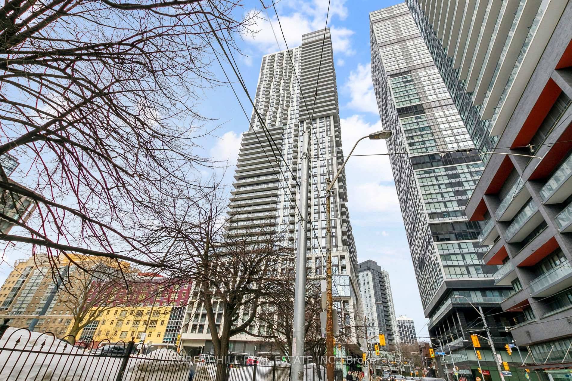 Unparalleled Penthouse Living With Breathtaking Skyline Views !