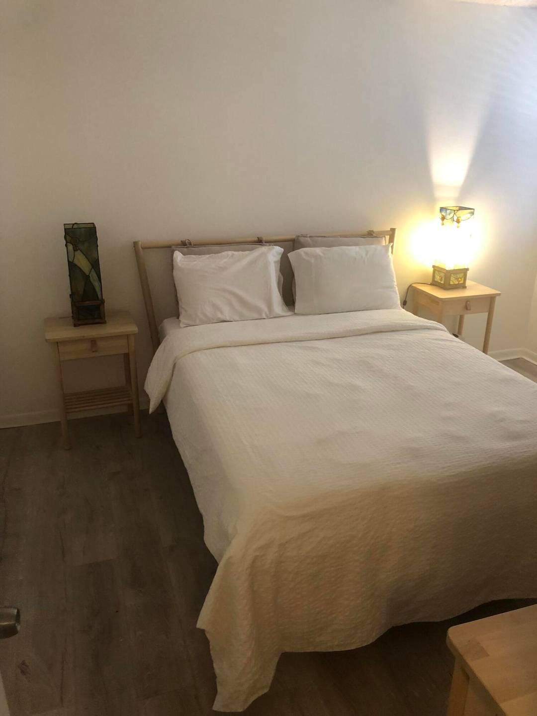 Welcome to the seasonal apartment in Delray Beach Florida, 2 bedrooms, 2 bathrooms, water view and located in the fourth floor with dedicated parking close to entrance.