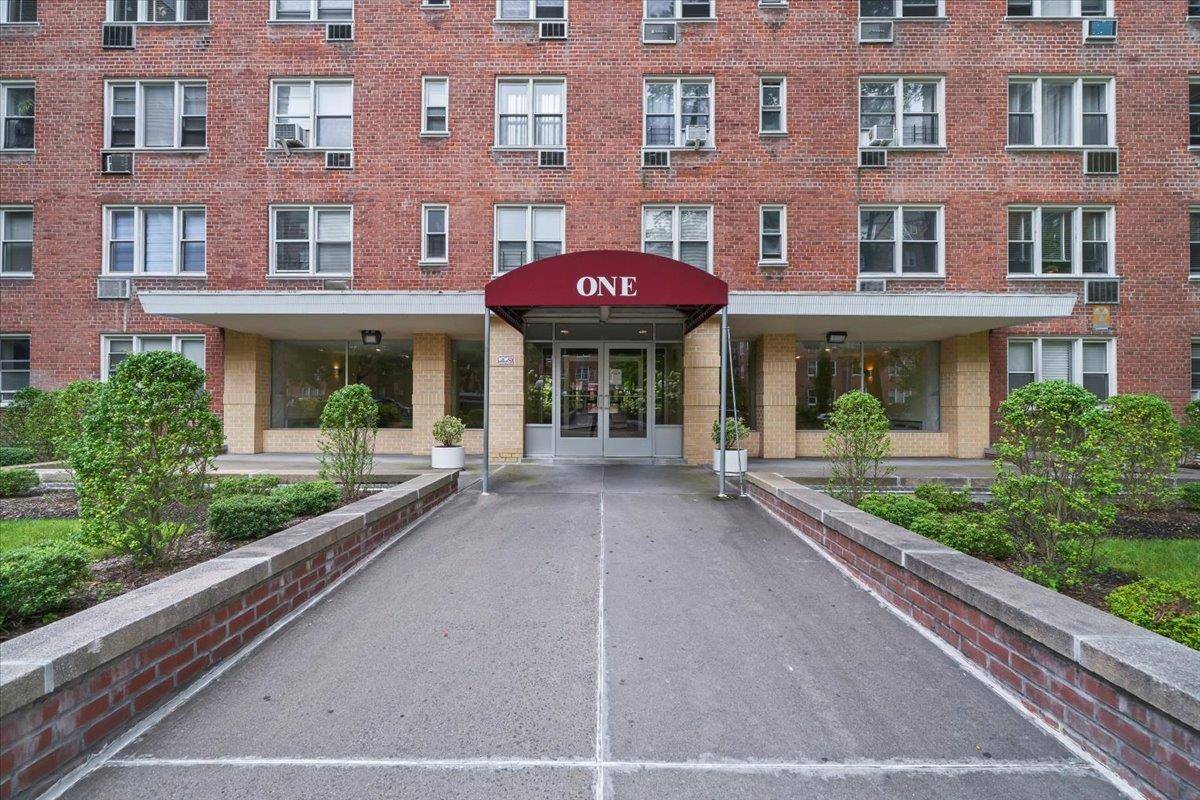 Discover one of the largest 3 bedroom, 2 bath units in the desirable Sadore Lane complex, boasting approximately 1, 350 sq ft of comfortable living space.