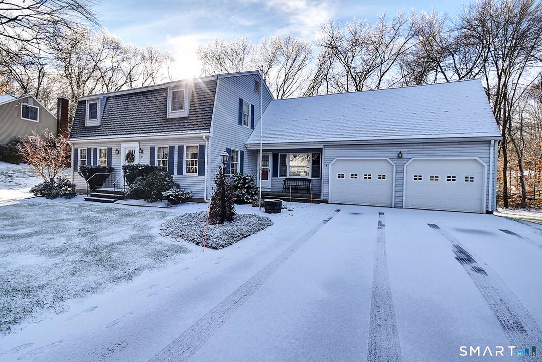 This home has all the Hallmark feels !