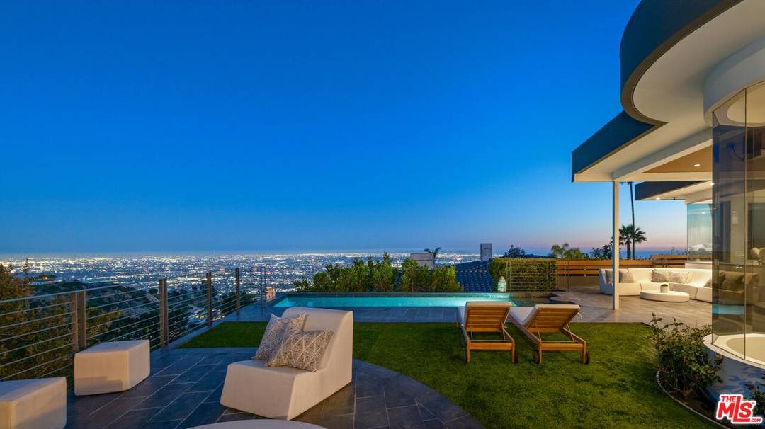 9353   Nightingale Dr 4BR Sunset Strip La