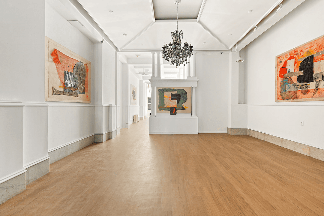 Located on iconic Greene Street between Grand and Canal, this stunning 2, 500 sq.