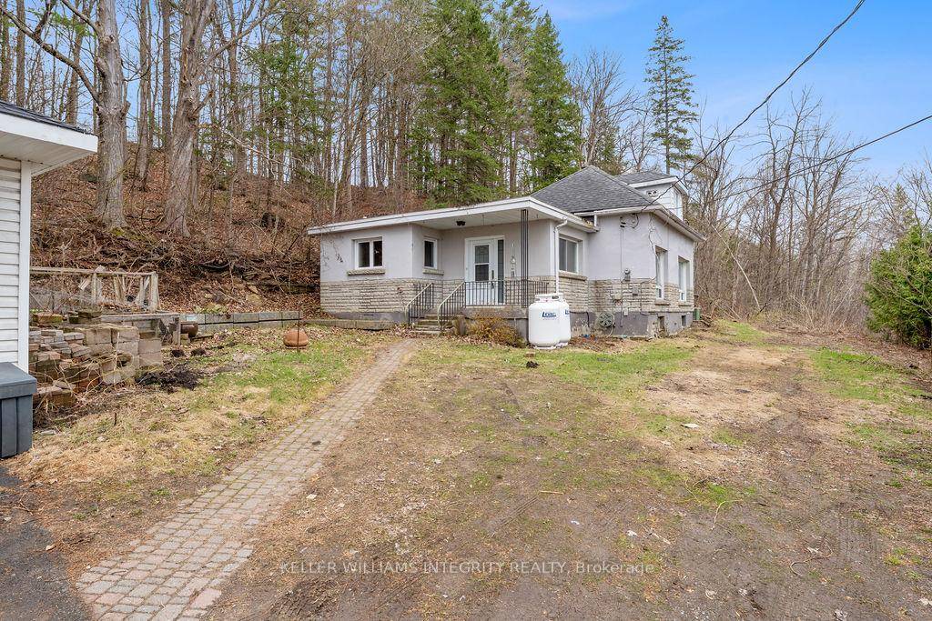 Discover Privacy, Potential amp ; Natural Beauty at 3722 St.