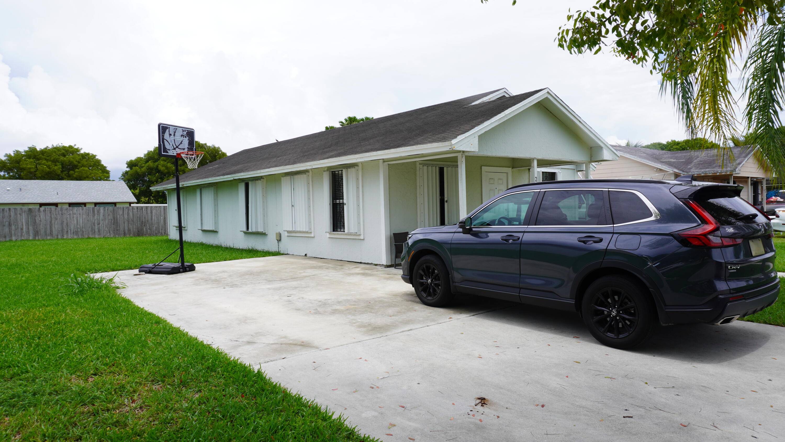 Charming move in ready Miami property !