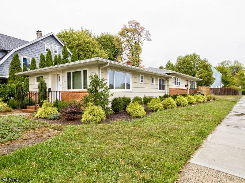 Amazing Location Corner Lot Property Great Visibility from E Union and Mountain Ave.