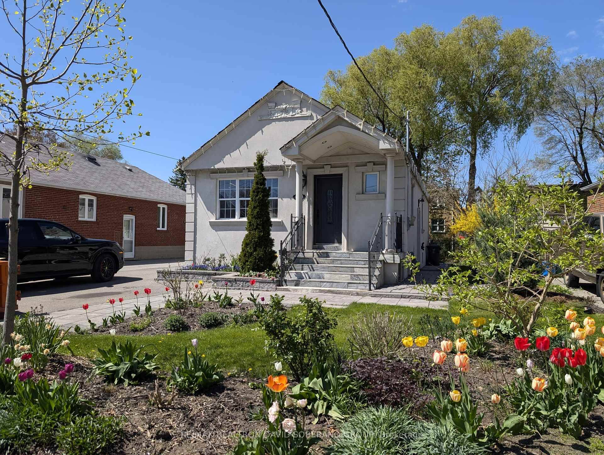 Welcome to 46 Cadillac Ave !