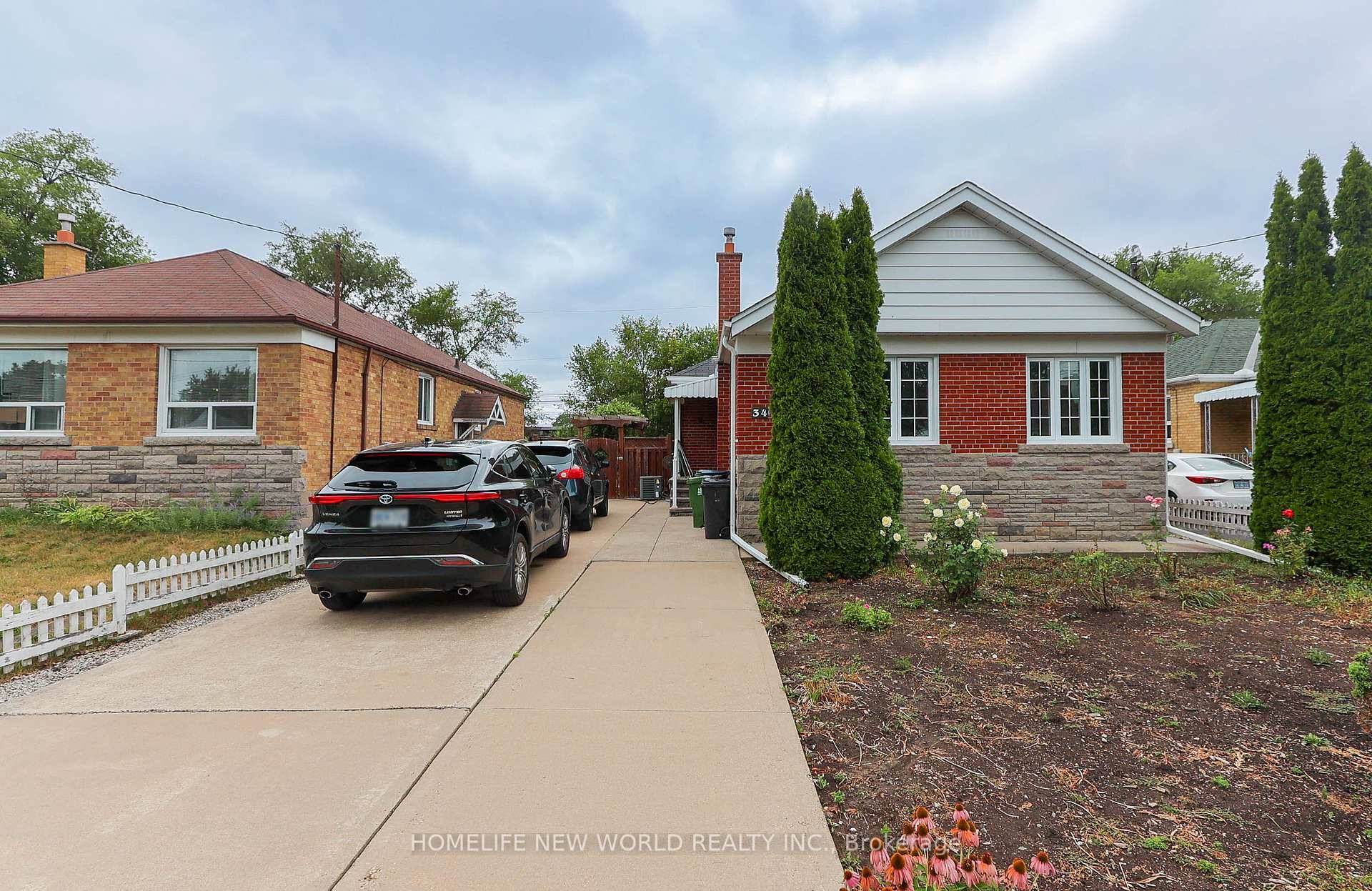 Well cared Lovely Family Home Nestled in a tranquil Neighbourhood in the Desirable Wexford Maryvale community.
