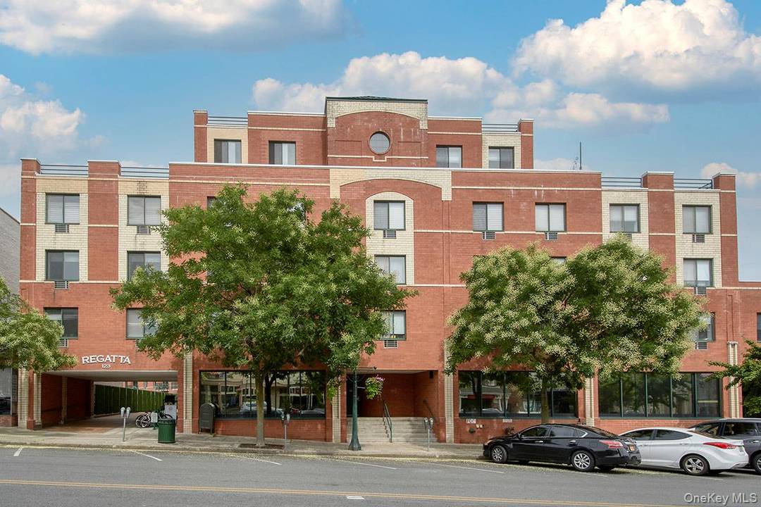 Beautifully newly updated 3 bedroom, 2 bath residence at The Regatta, offering refined condo living in a prime Mamaroneck location.