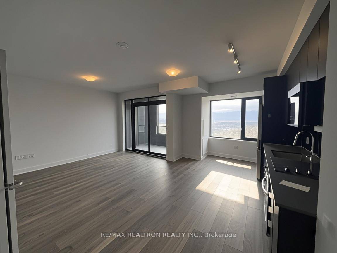 Spacious 1 Bedroom Unit at the Iconic CG Tower !