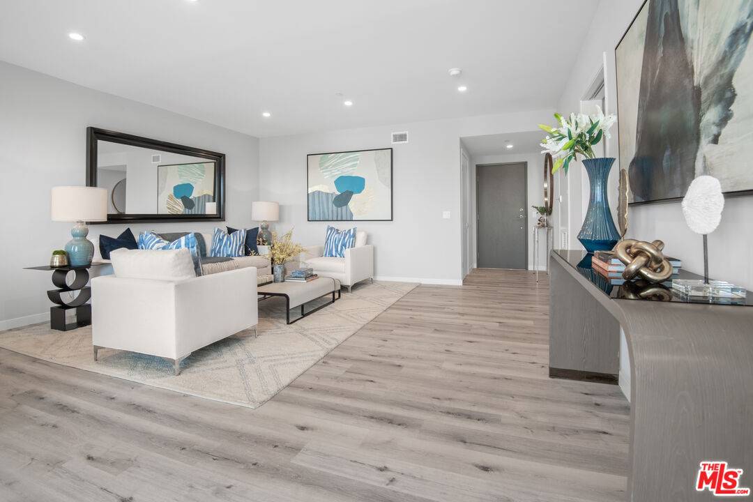 1226  S Bedford St 3BR Beverlywood La