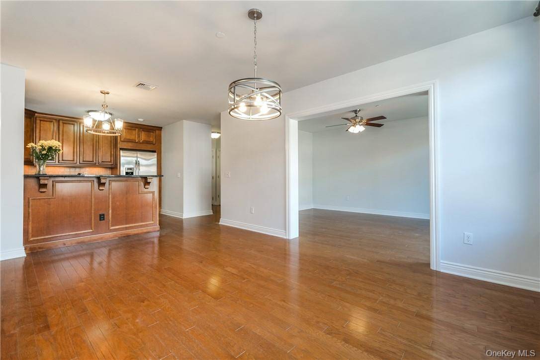 WELCOME TO THIS FANTASTIC 2ND FLOOR RENTAL WITH TWO ASSIGNED INDOOR PARKING SPOTS !