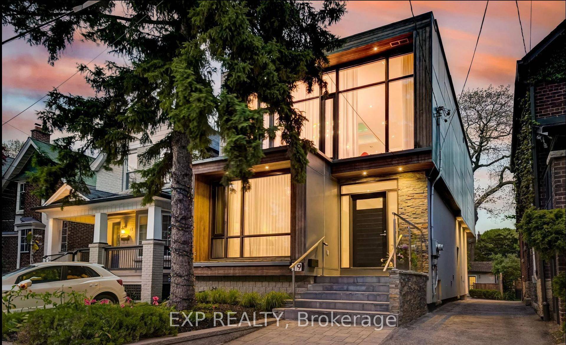 Contemporary custom home in prime Swansea.
