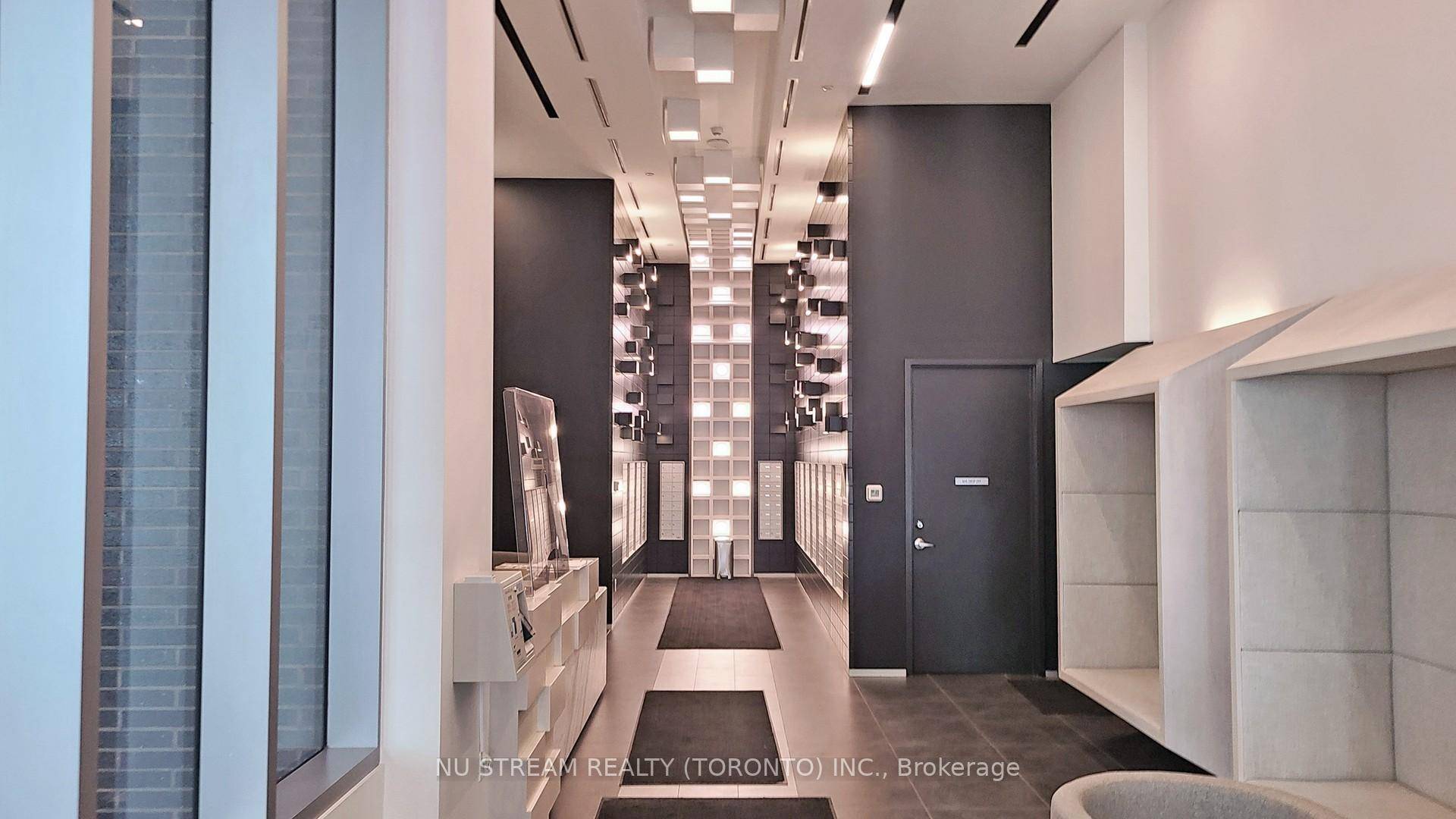Located midtown of Yonge Eglinton, this a must see 2 bed, 2 bath luxury penthouse unit with multimillion dollar view, open concept kitchen, and a lot more to discover.