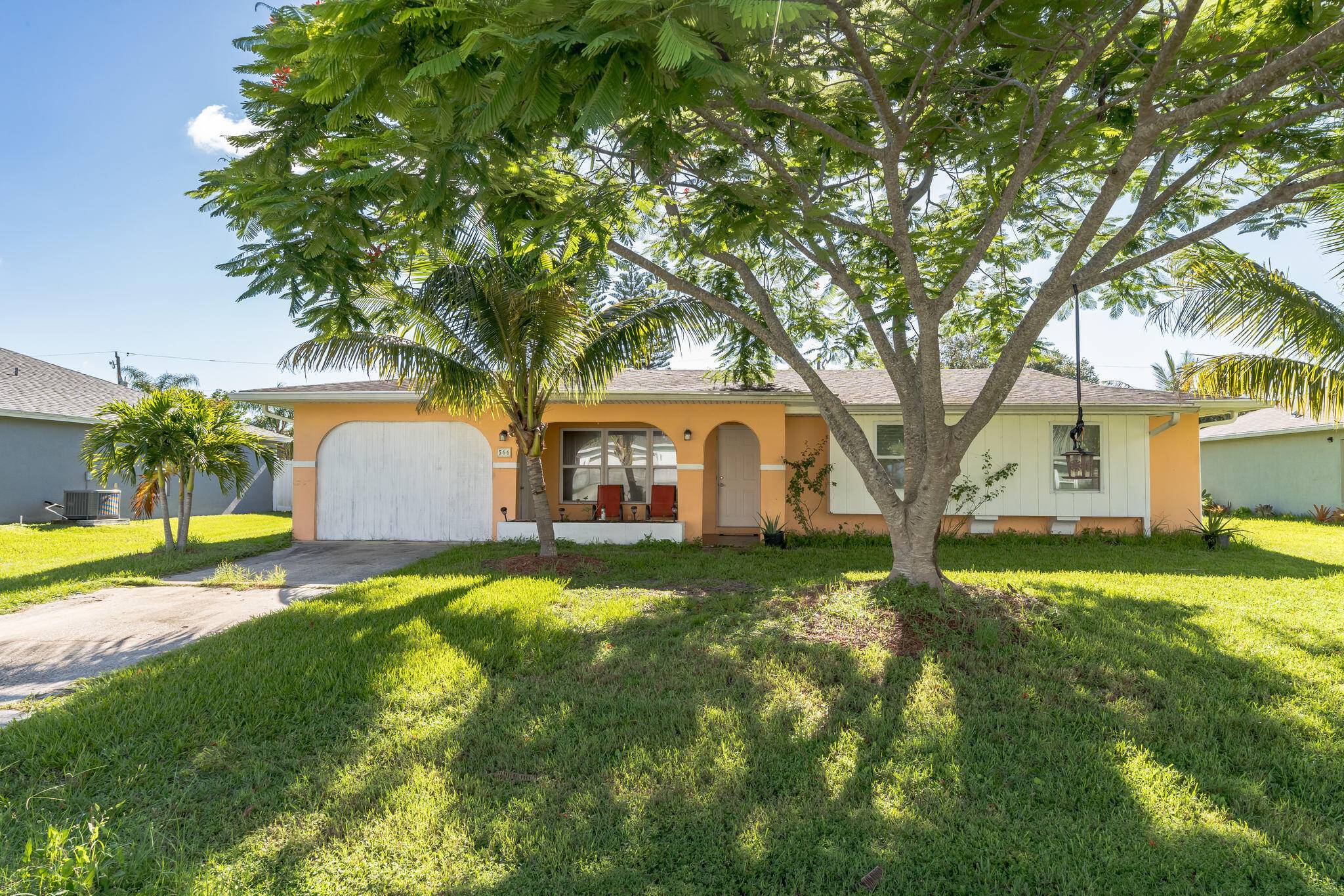 Welcome to this charming home located on NW Conover St in Port Saint Lucie.