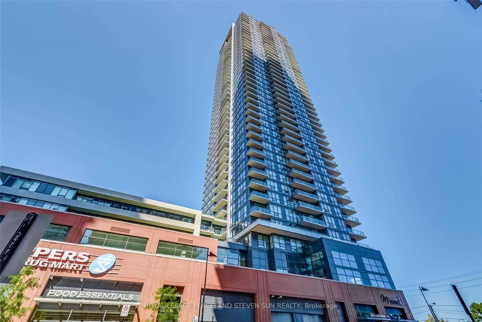 Beautiful Westlake 2 Corner Excellent 2 Bdrm Study amp ; 2 Baths On High 47th Floor Just Below Penthouse Levels.
