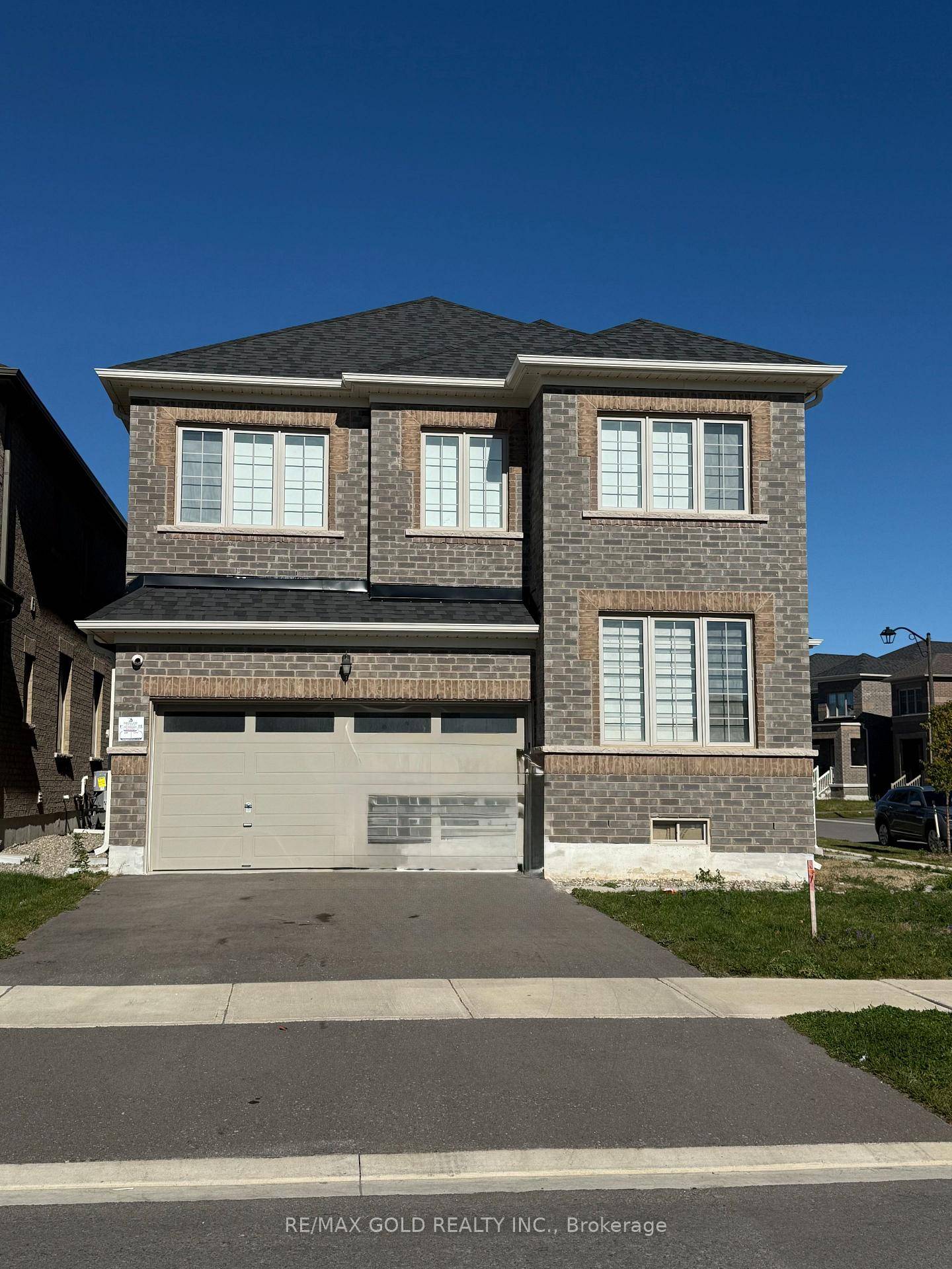 Discover This Spectacular 4 Bedroom, 4 Bathroom Detached Home in One of Shelburne's Most Sought After Communities, Built by the Highly Reputable Fieldgate Homes.