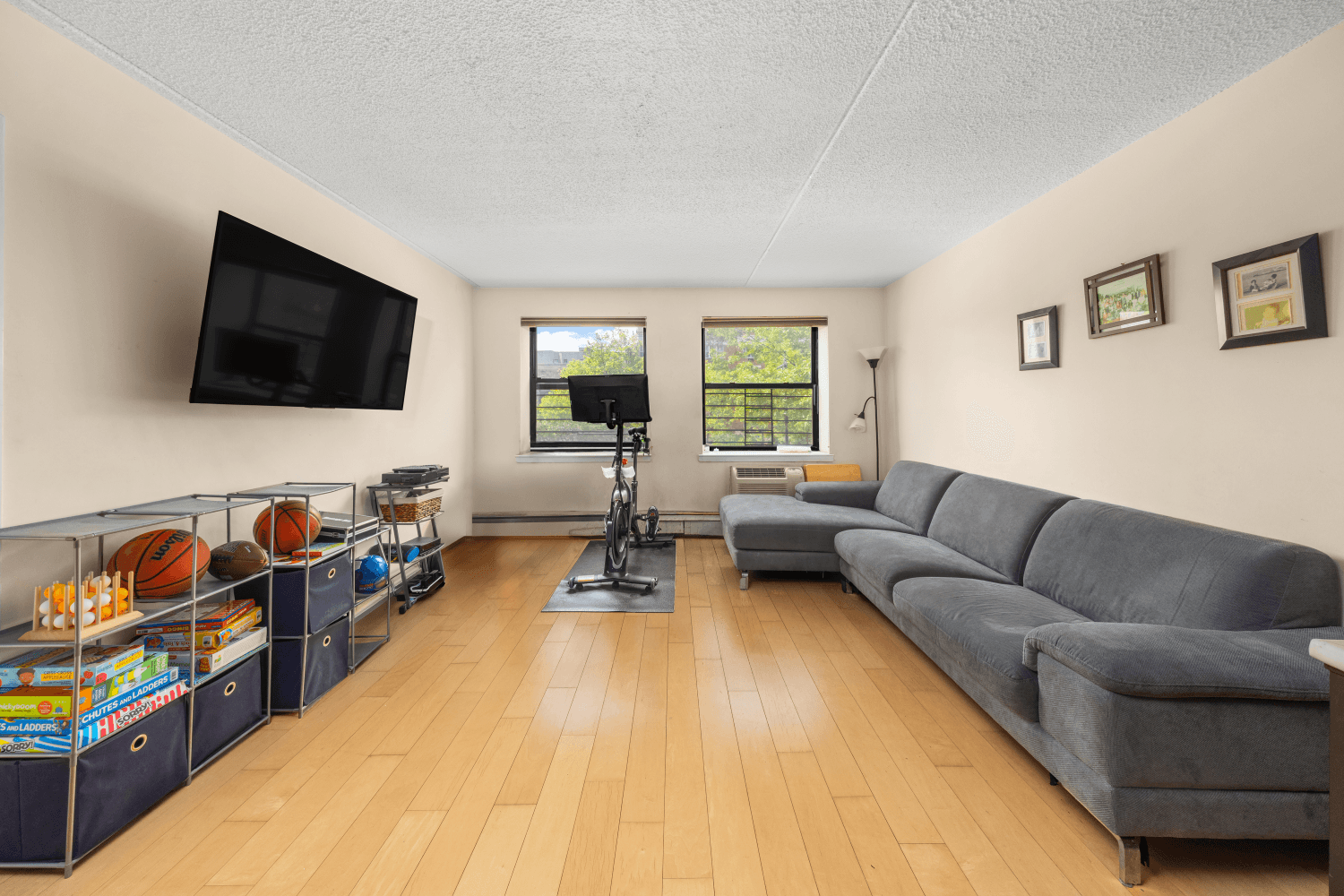 Spacious 3 Bedroom at The Renaissance 130 Lenox Ave, 218 Welcome to Residence 218 a rarely available three bedroom, two bathroom home at The Renaissance, one of Central Harlem's most ...