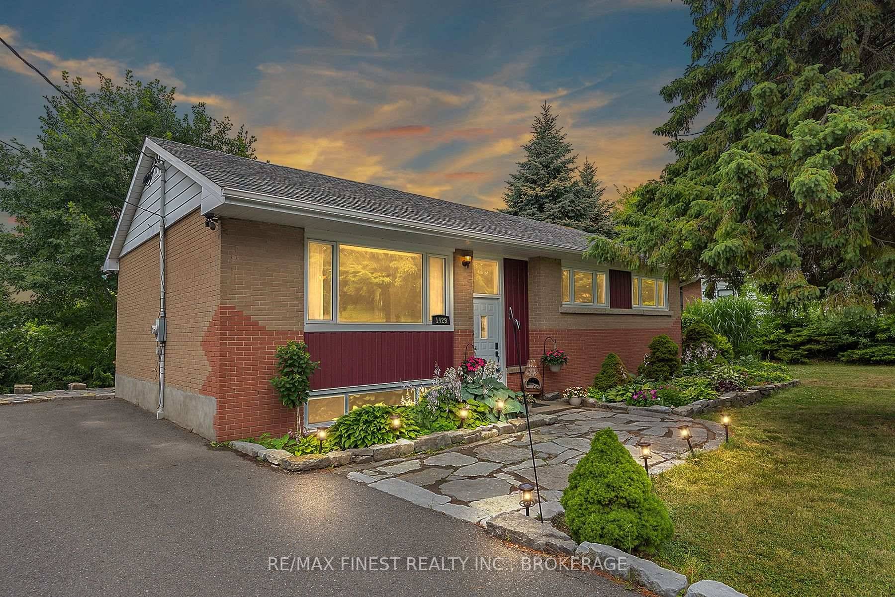 Welcome to 1429 Avondale Crescent, a well maintained, fully brick mid century bungalow nestled in the sought after Westbrook neighbourhood.