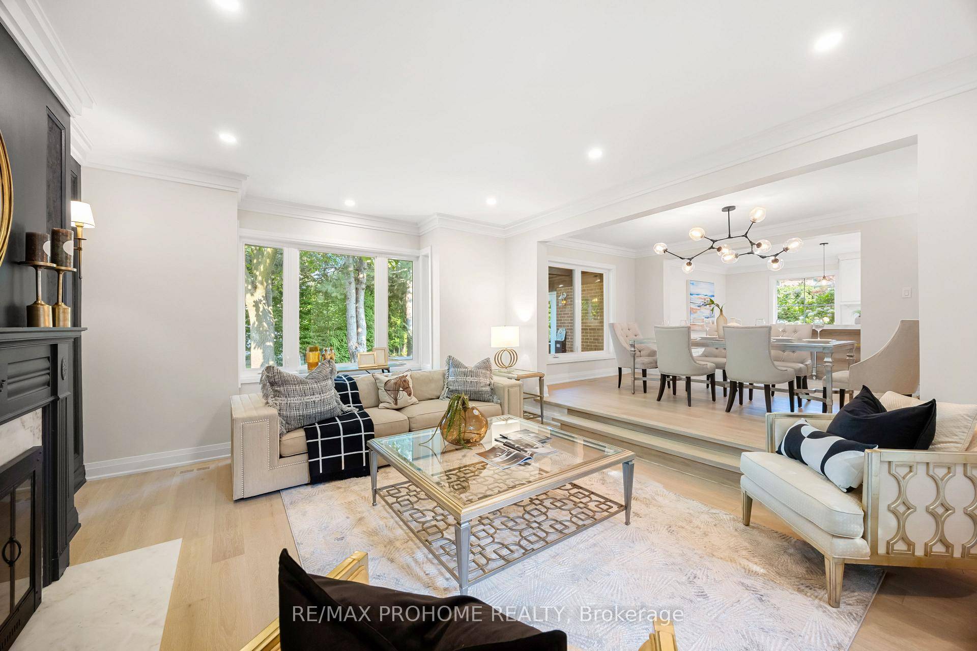 This beautifully renovated executive style home is nestled on a quiet cul de sac in the sought after Willowdale East area, just moments from transit and Bayview Village.