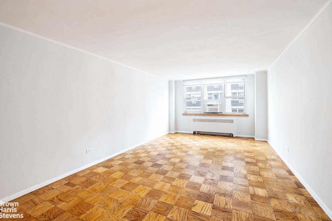 Bright and convenient one bedroom home at The Murray Hill !
