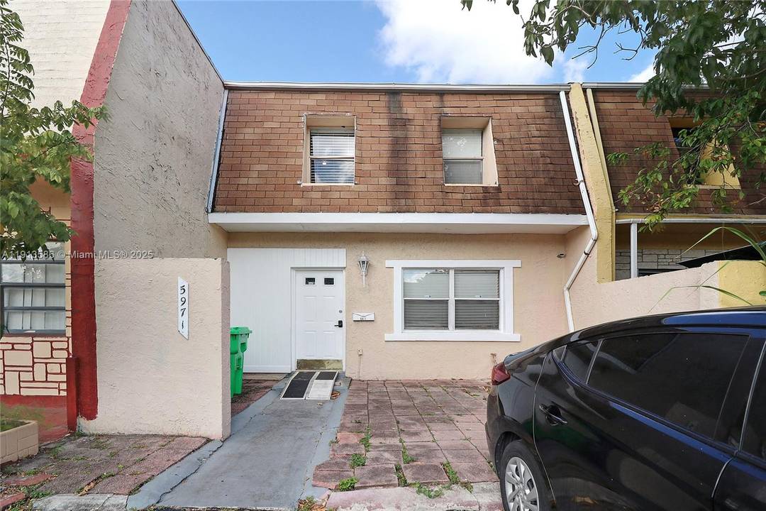 No HOA. AMAZING ROI ! ! !