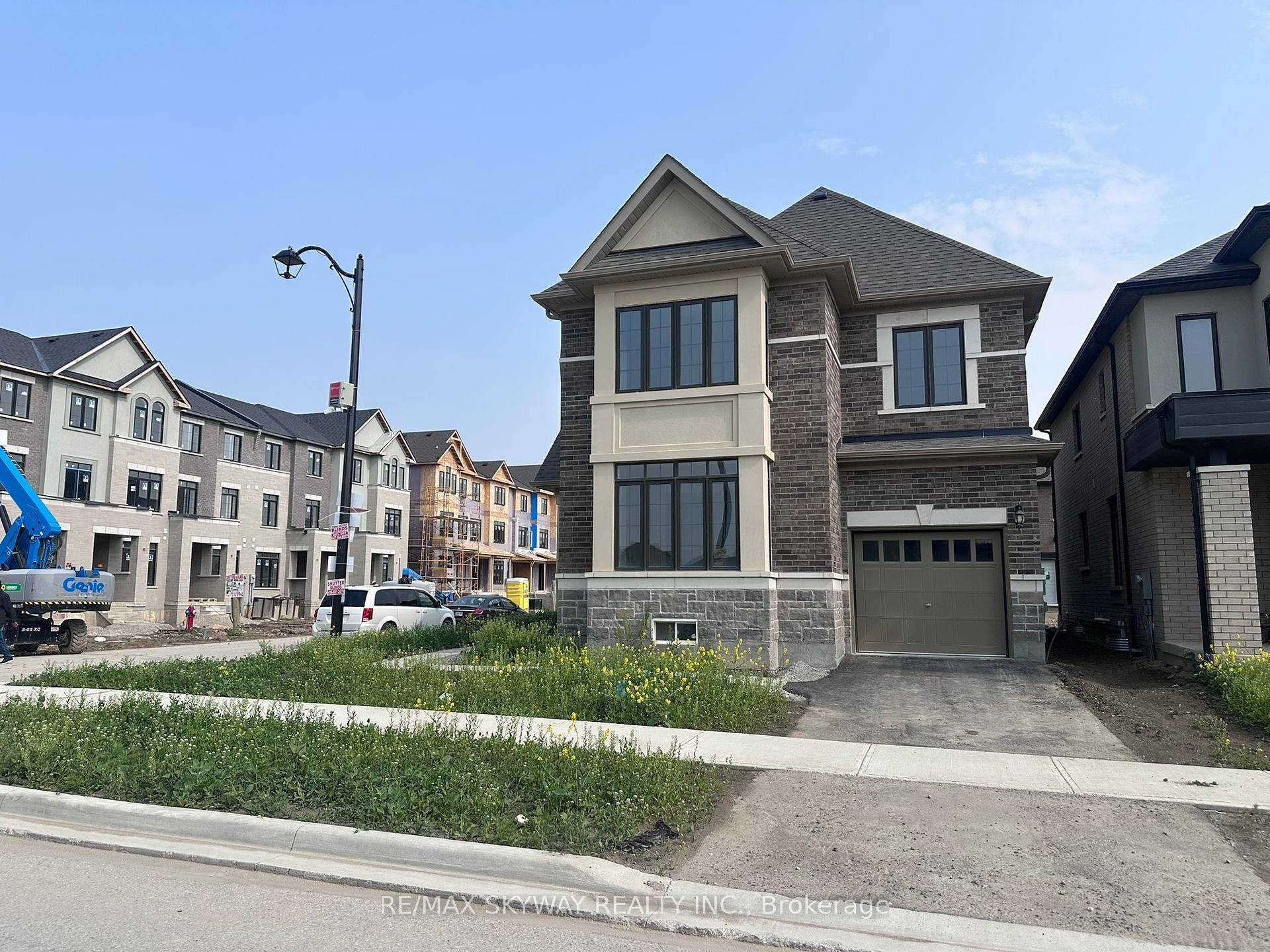 Welcome to 61 Grassbank Rd located in the Mayfield Village.