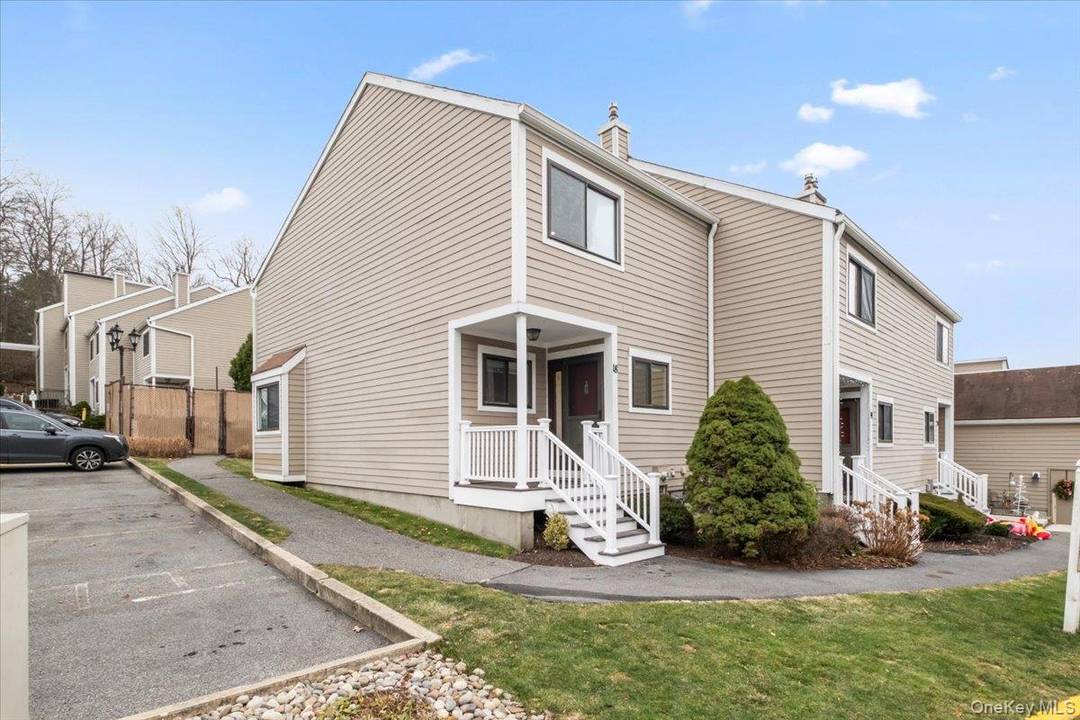 Welcome to this well maintained, spacious tri level end unit townhouse in the highly sought after Brookside Village.