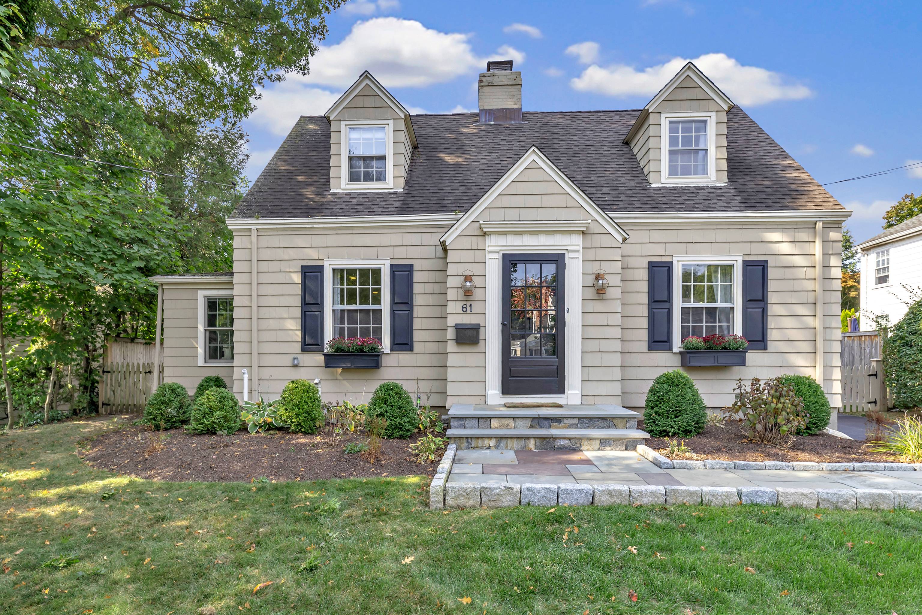 Welcome to 61 Dogwood Lane !