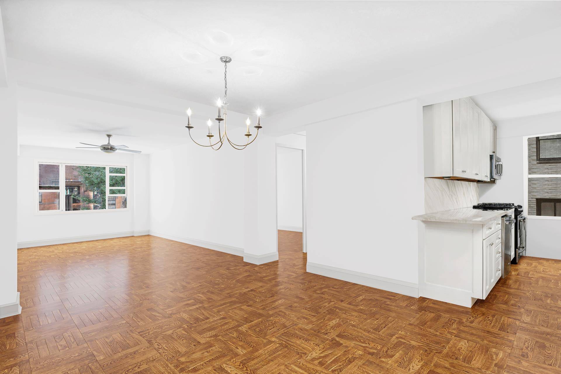 Located in the prestigious National Historic Landmark neighborhood of Brooklyn Heights, this stunning 2 bedroom, 2 bathroom apartment in the coveted 09 line boasts the largest natural floor plan in ...