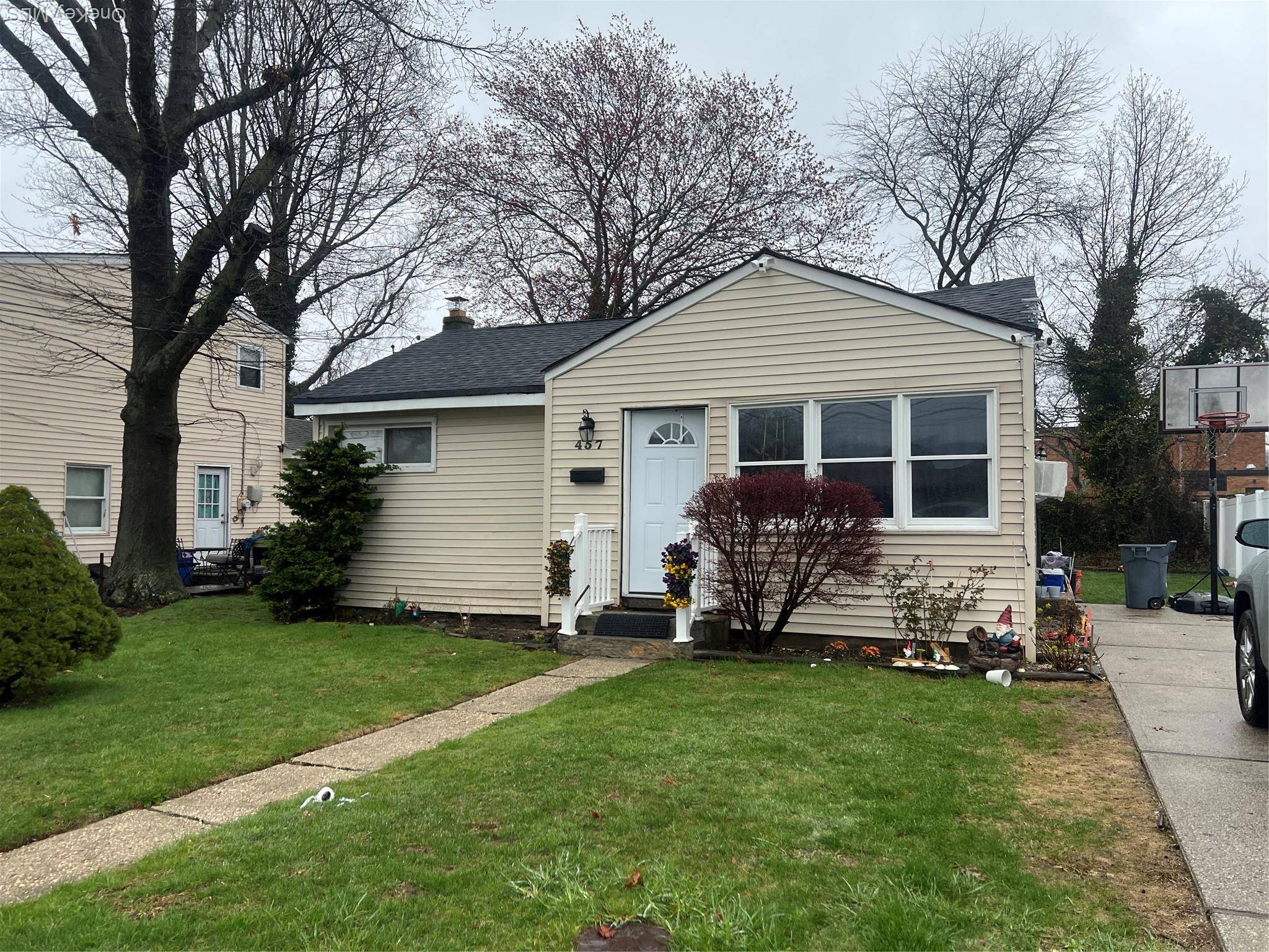 This charming ranch style home in the heart of Lindenhurst offers comfortable living with approximately 650 square feet of space.