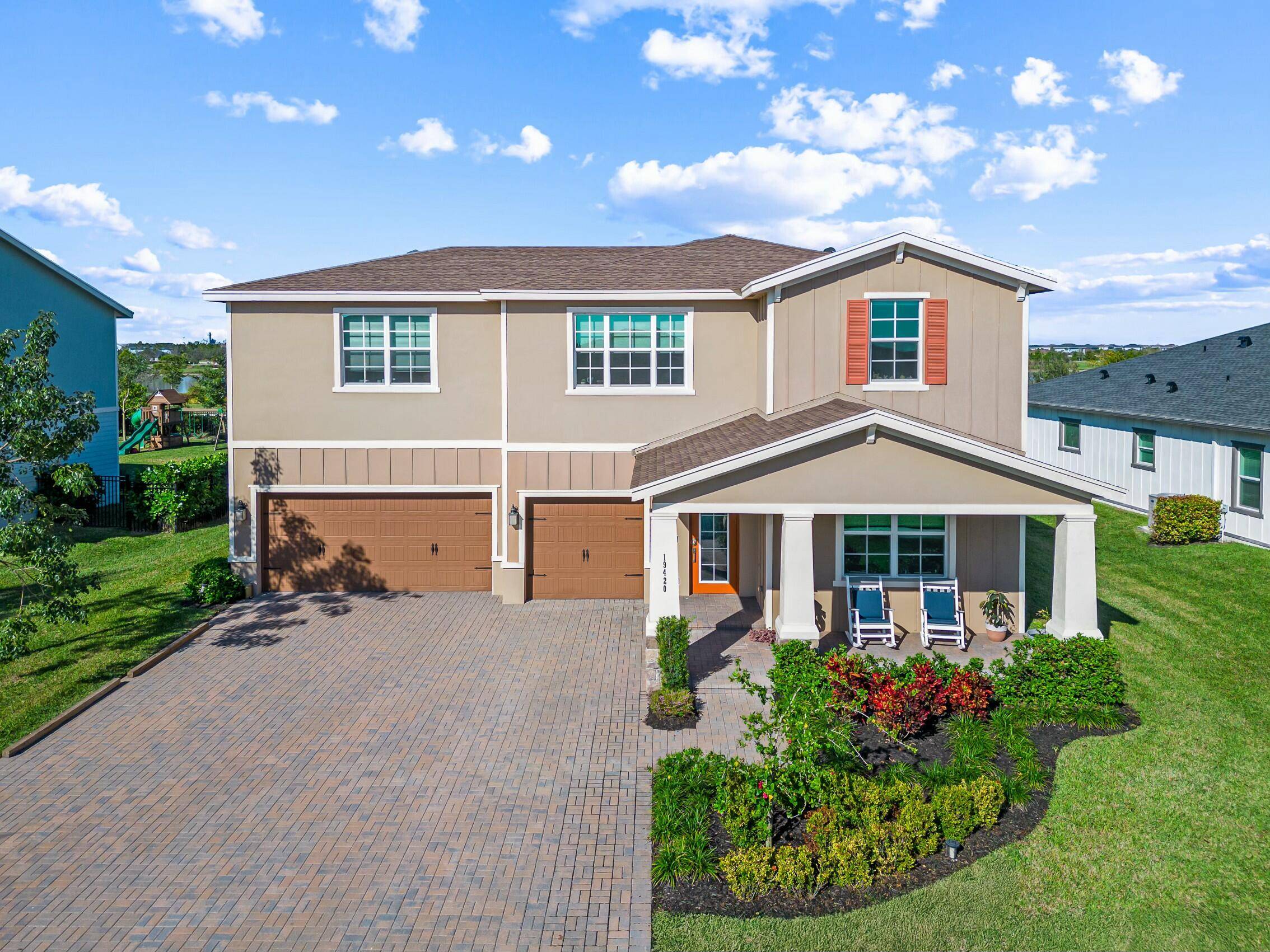 This stunning 5 bedroom, 4 bathroom PLUS office den Holly model home has all the space you've been looking for.