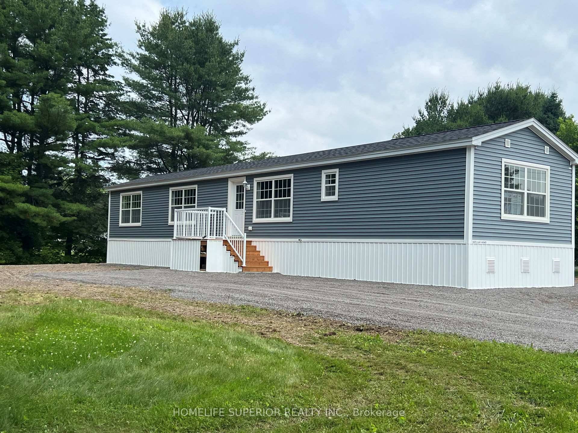 Welcome to 16 Belmont St on the highly sought after community of Sama Park !