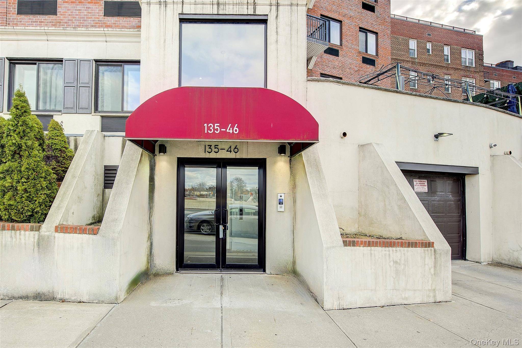 Welcome to this nature filled sunlight modern and open layout 2 bedroom and 2 bath mid rise completed 2019 condo construction on the 4th floor.