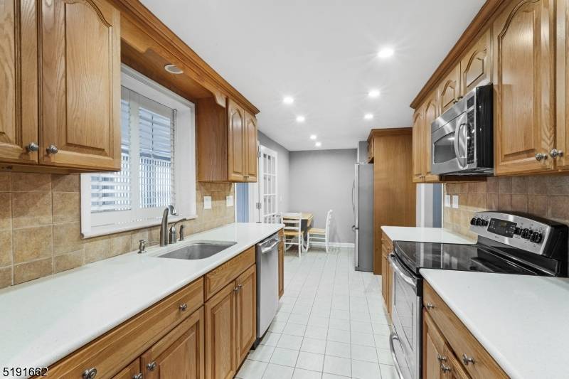 Don't miss this rare opportunity !