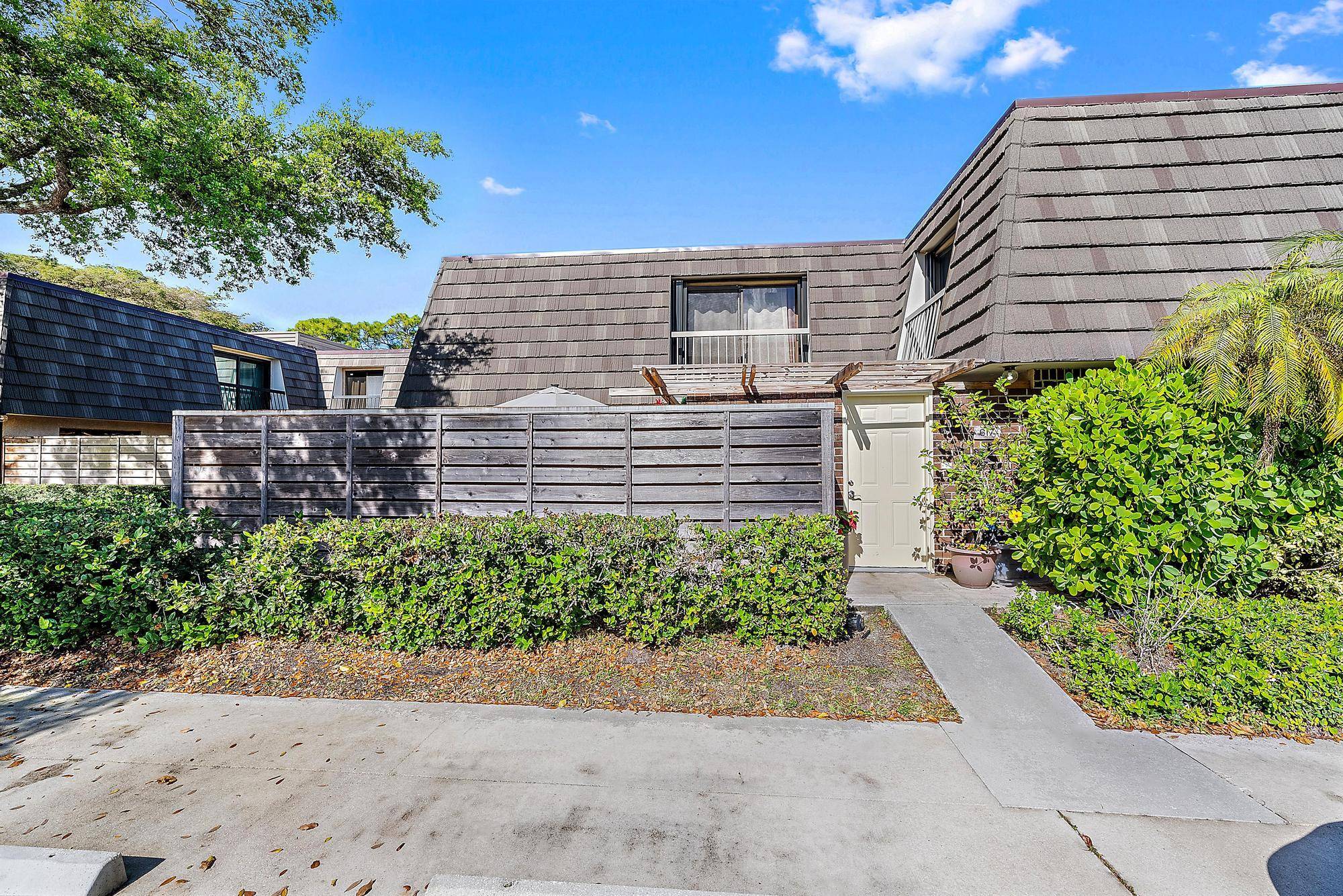 MOTIVATED SELLER... Check out this RENOVATED TOWNHOME featuring a NEW ROOF, 2020 A C, 2021 WATER HEATER, UPDATED KITCHEN, BATHROOMS AND FLOORING THROUGHOUT.
