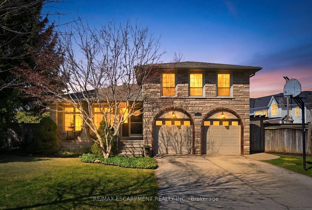 Welcome to 248 Applevale Court in the heart of Roseland.