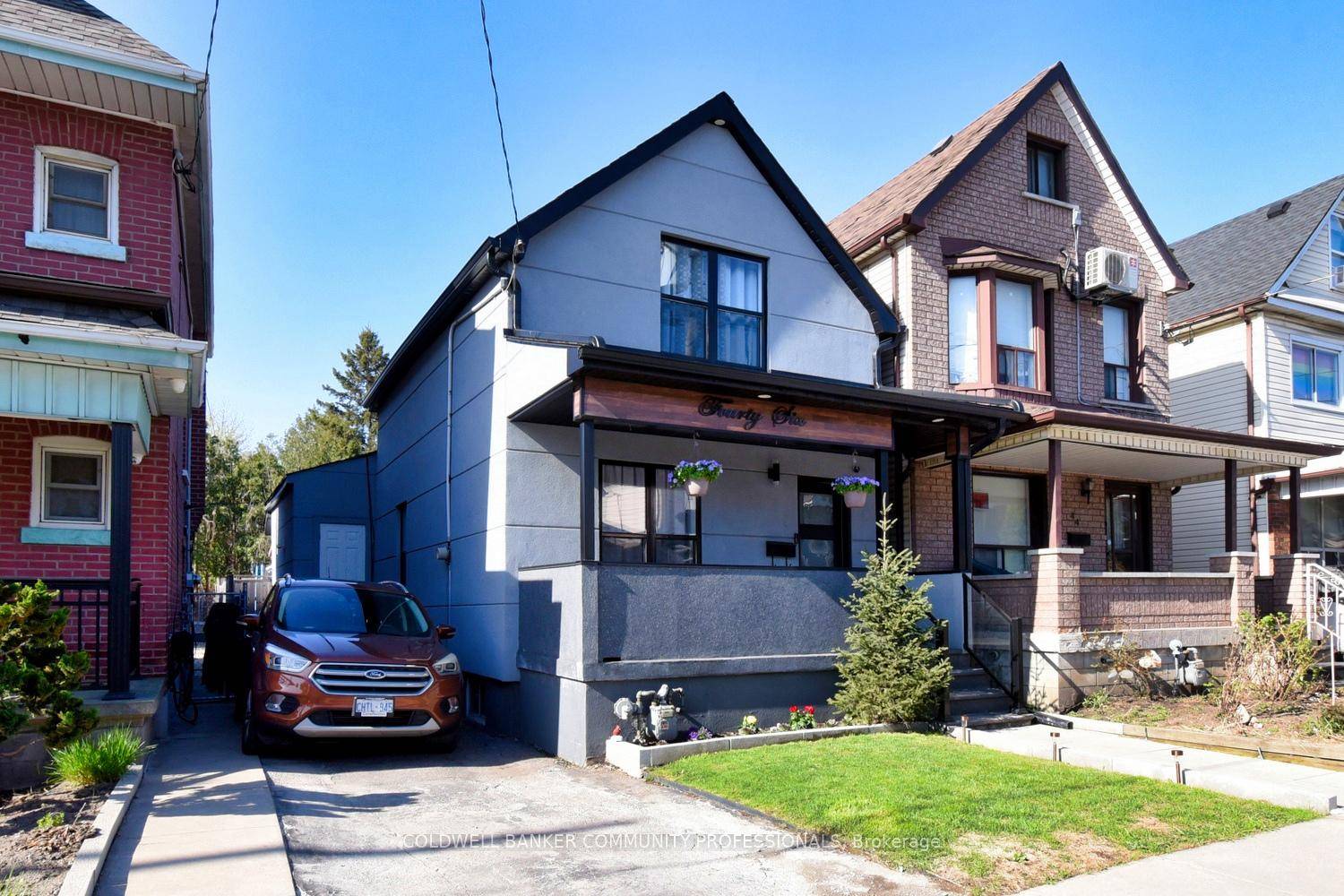 Welcome to this charming 2 story home offering a comfortable and functional layout !