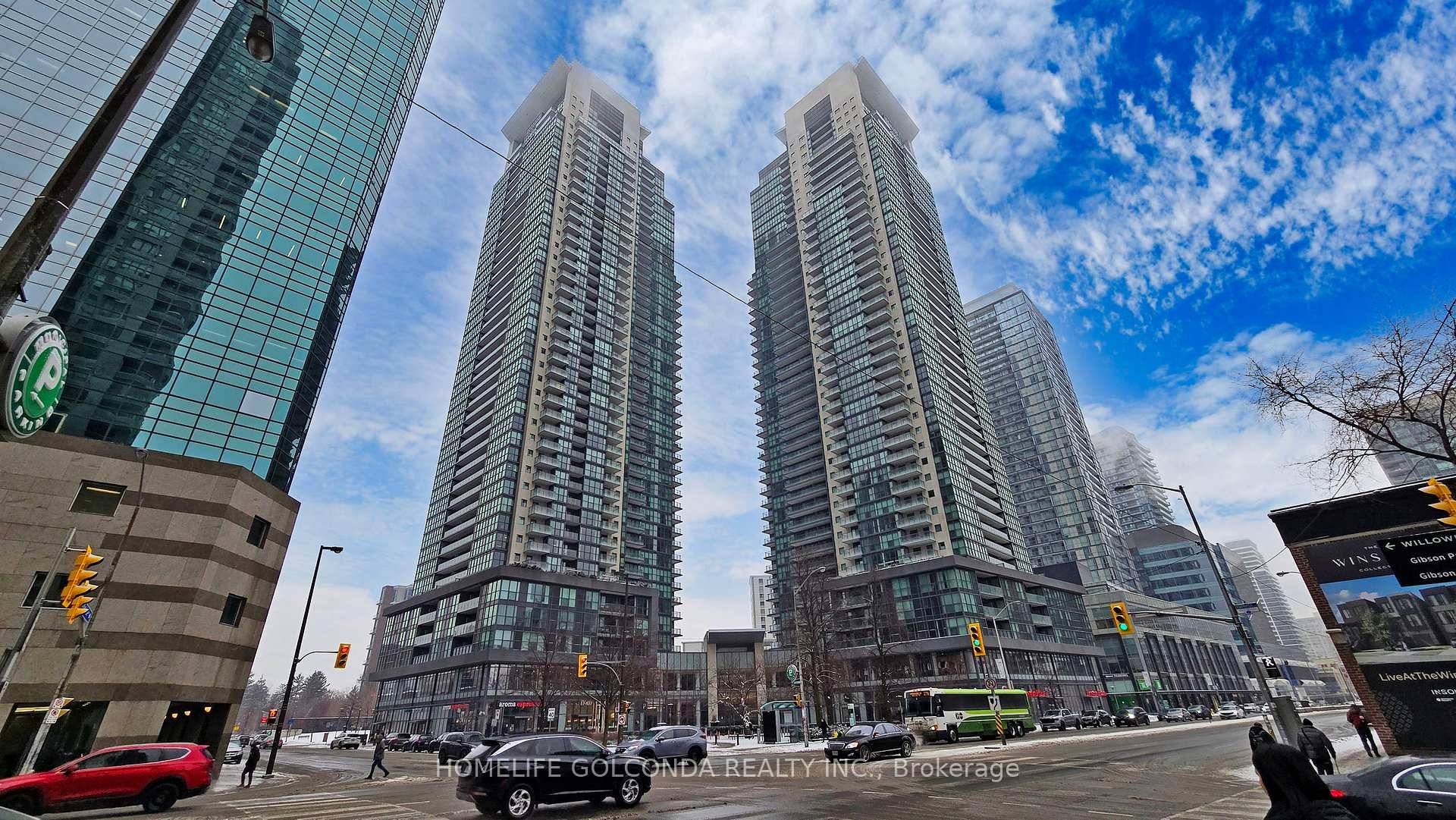 Massive 1356 SQF large balcony, Penthouse feels like 3 bedrooms, High ceiling, Floor to top windows, freshly paint.