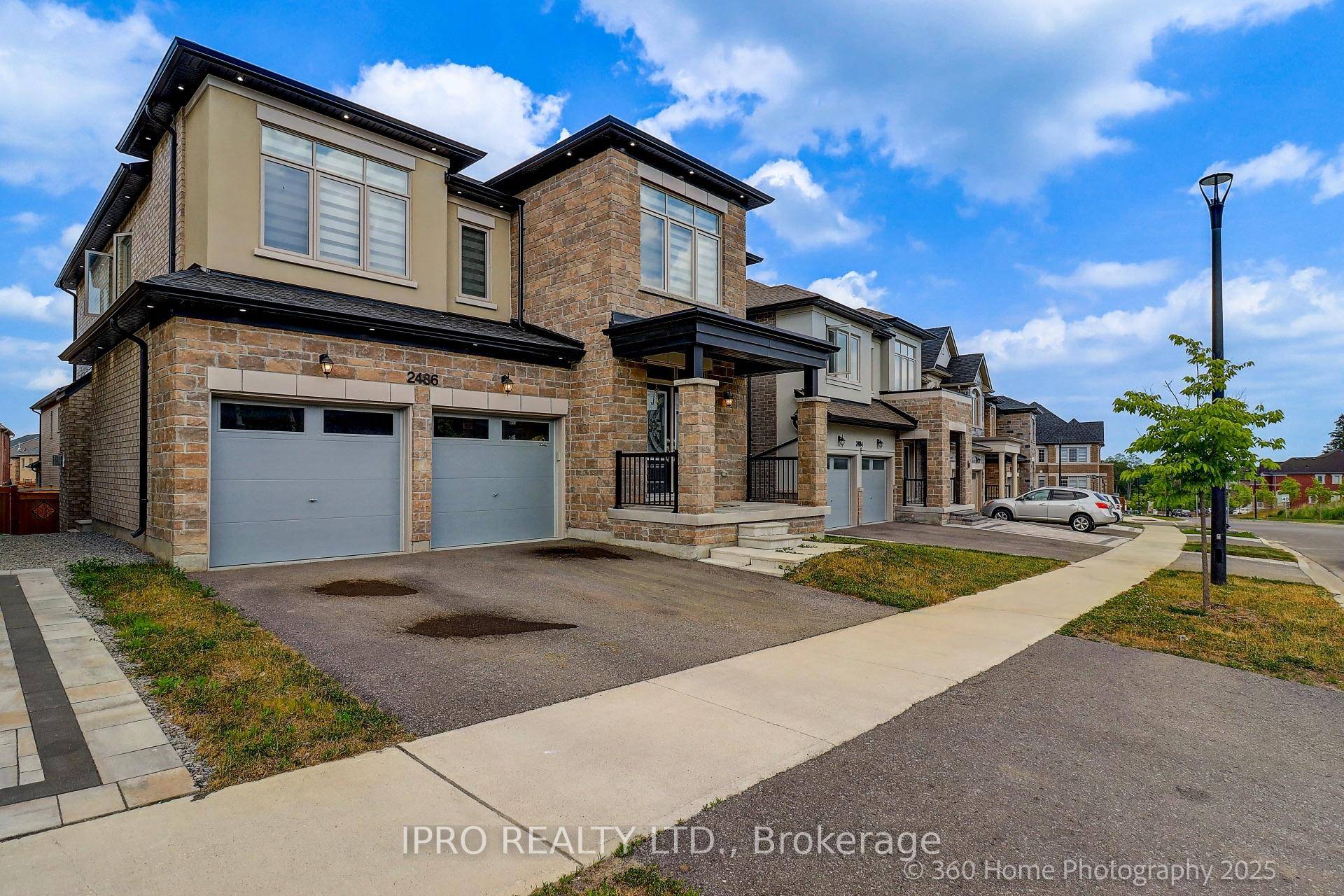 Luxurious 4 Bedrooms detached home, in Pickering On, Double door Entrance, Double Garage, top of the line hardwood floor in the entire house, Glass marble kitchen, state of art central ...