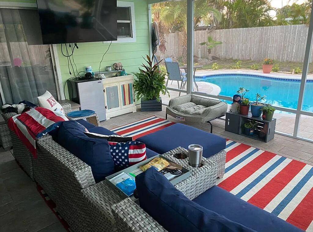 Welcome to this charming single story Florida home ideally situated in the heart of Jensen Beach on a quiet residential street in a well established neighborhood.